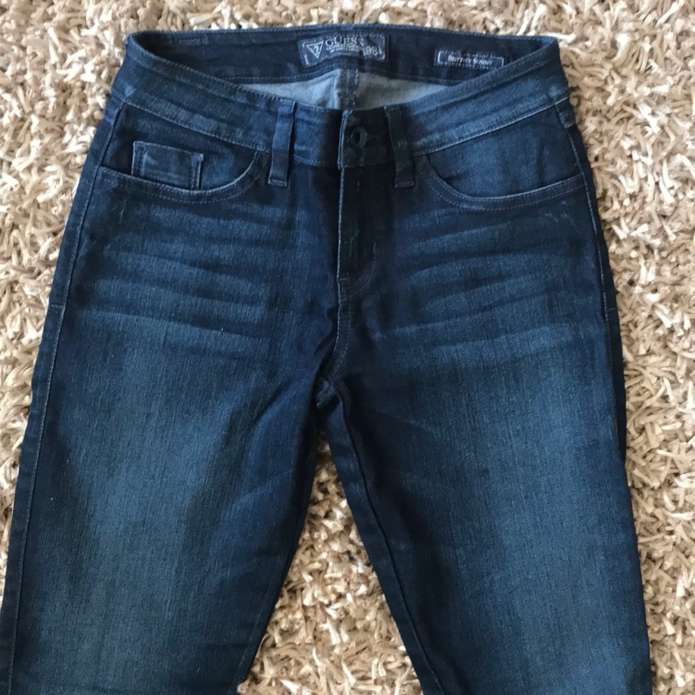 Like New! GUESS Brittney Skinny Fit Jeans - Picture 4 of 8